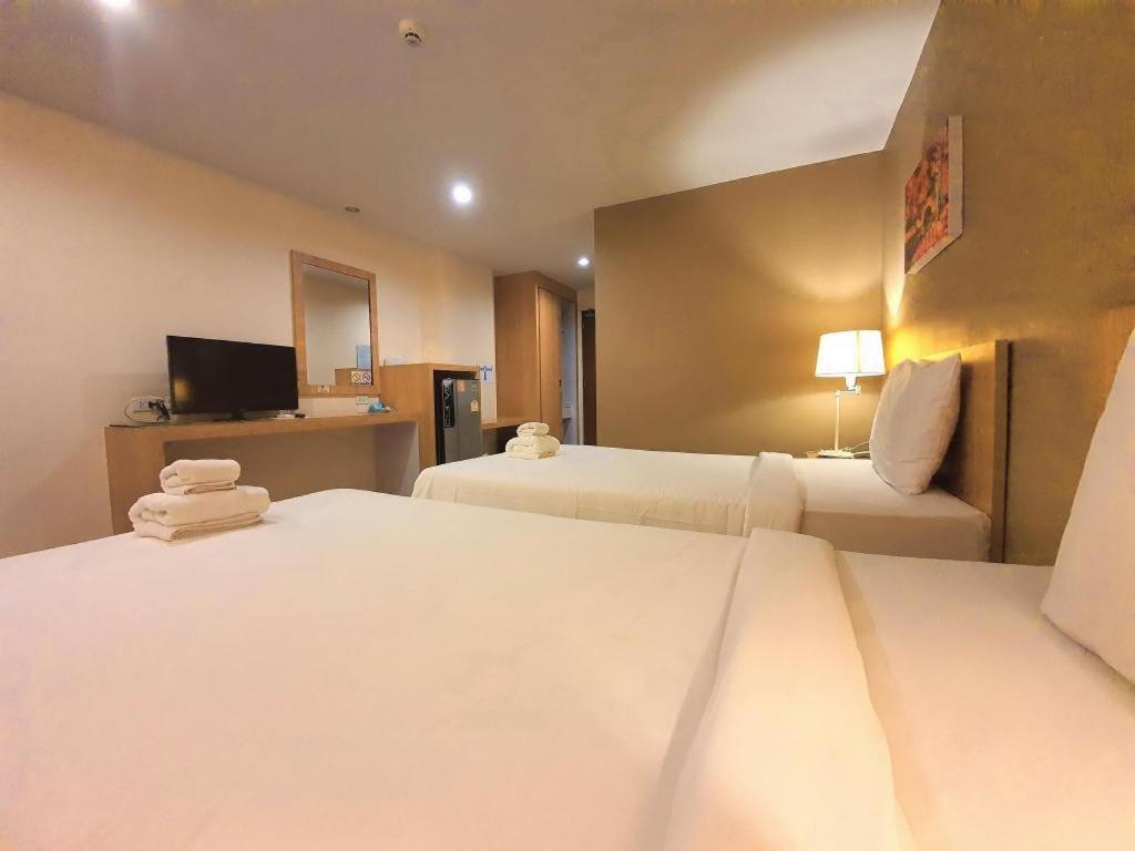 T5 Suites Pattaya Esterno foto