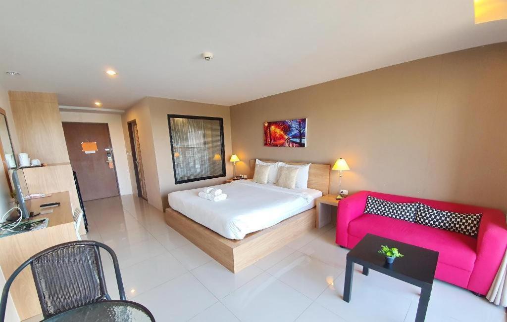 T5 Suites Pattaya Esterno foto