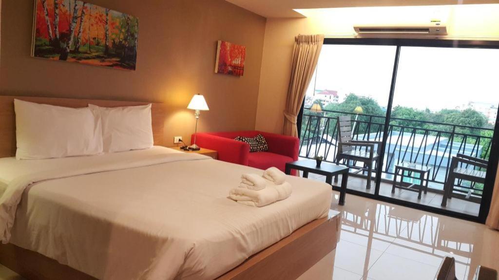 T5 Suites Pattaya Esterno foto